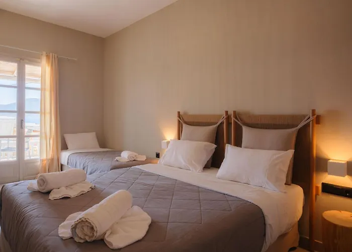 Paradise Hotel (Adults Only)