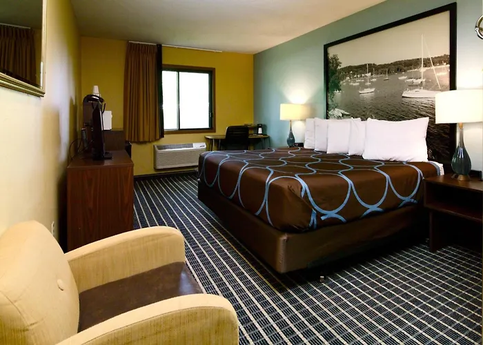Super 8 By Wyndham Red Wing