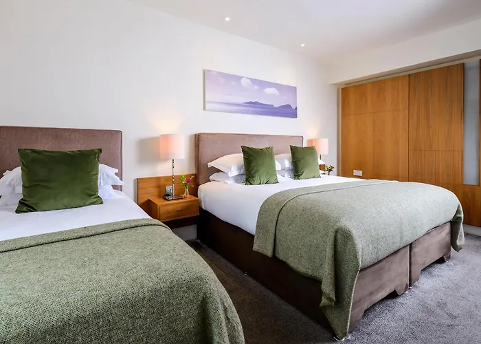 Manor West Hotel & Leisure Club
