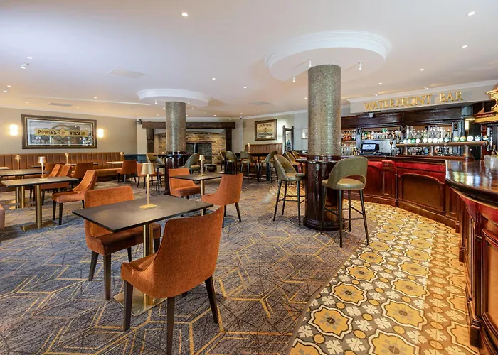 Hodson Bay Hotel