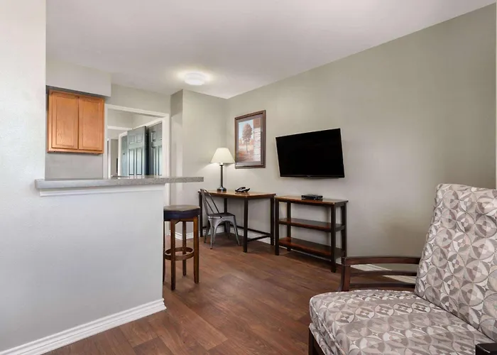 Eagle'S Den Three Rivers Texas A Travelodge By Wyndham