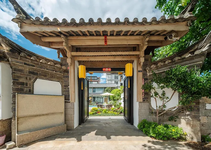 Lijiang Jinghua Inn