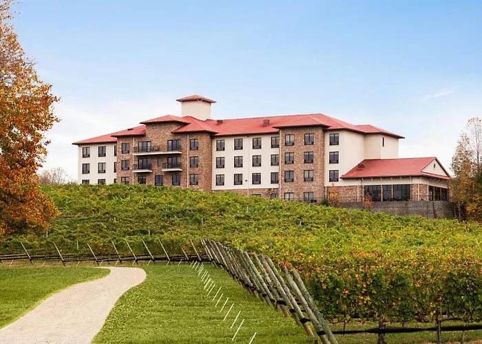 Holiday Inn Express & Suites Lexington North West-The Vineyard By Ihg