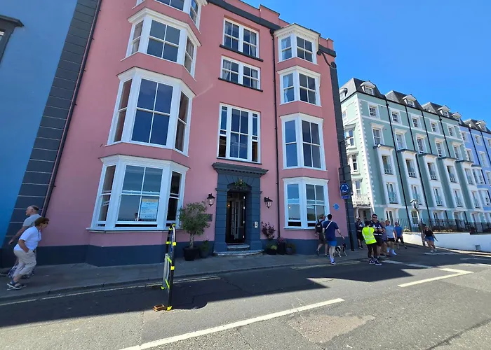 Royal Lion Hotel