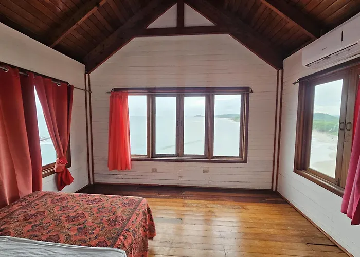 Magnific Rock - Surf Resort & Yoga Retreat Nicaragua