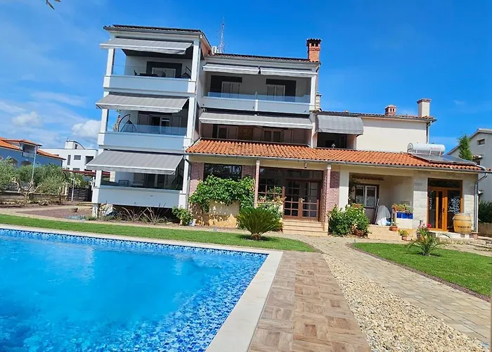 Aura Residence
