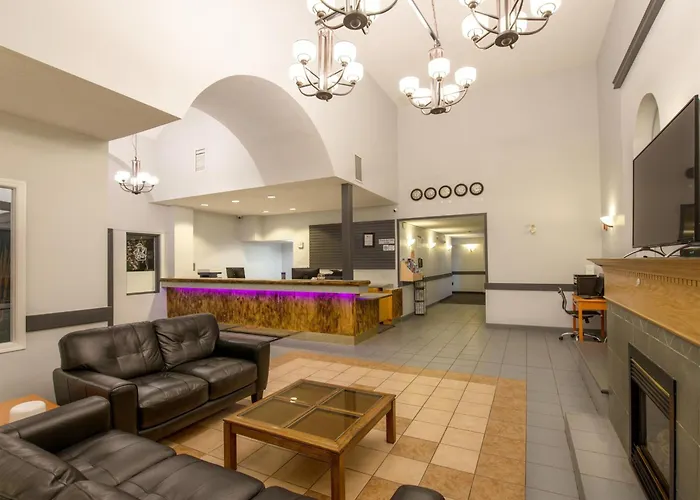 Coast Hinton Hotel