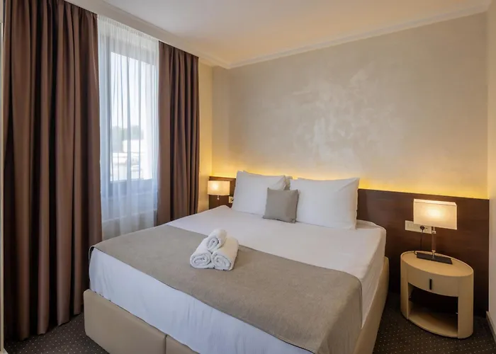 Nobel West Hotel