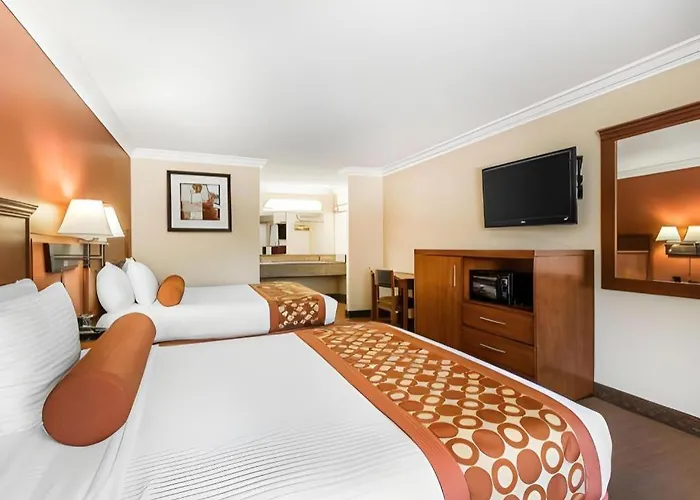 Rodeway Inn & Suites Canyon Lake-Menifee West
