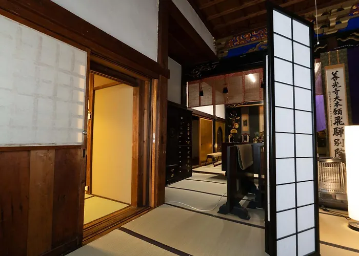 Temple Hotel Takayama Zenkoji