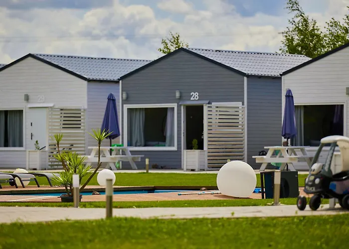 Lumi Resort - Domki Nad Morzem - W Otoczeniu Natury - Z Podgrzewanym Basenem I Silownia