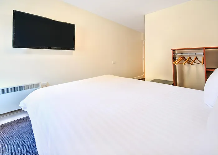 Go2 Gloucester Hotel By Oyo