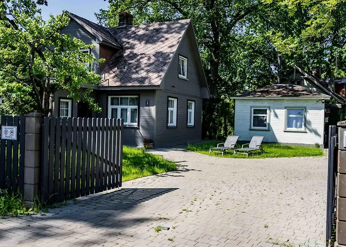 Melluzi Park Apartment