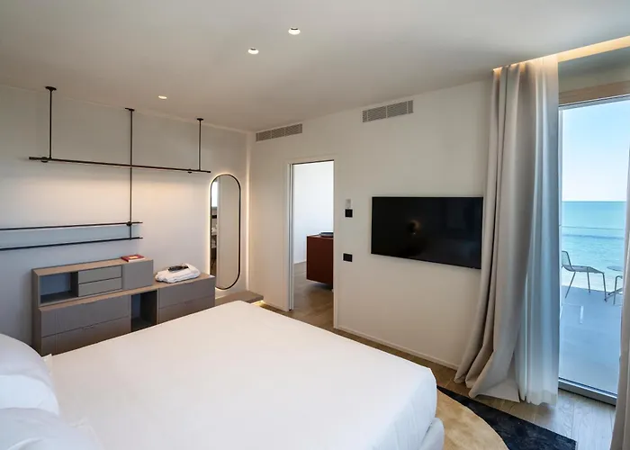 Opera Suite Hotel Pesaro