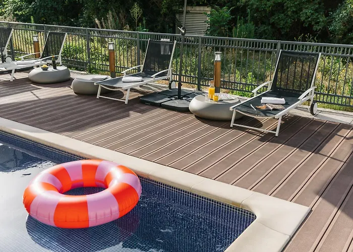 The Social Hub Paris La Defense Extended Stay