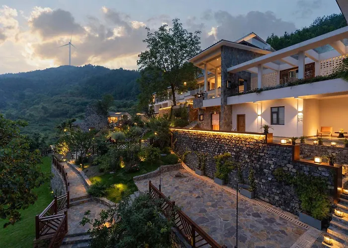 Jianglu Fengchuiyuntai Hotel