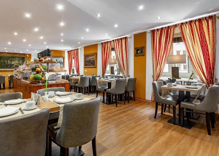 TIPTOP Hotel Burgschmiet Garni