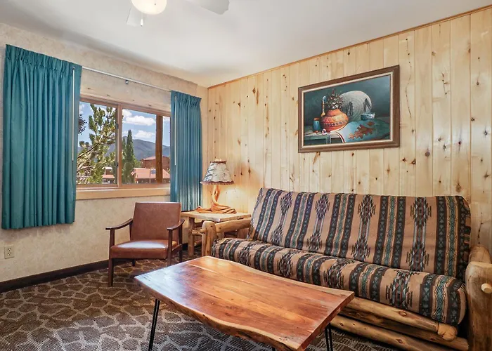 Spirit Lake Lodge
