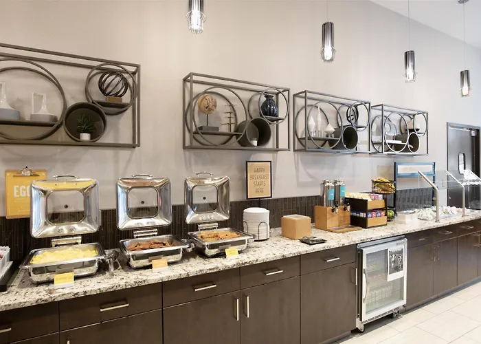 Hampton Inn & Suites Portsmouth Downtown