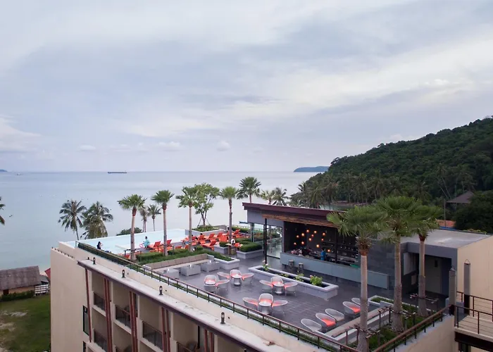 Bandara Phuket Beach Resort - SHA Extra Plus