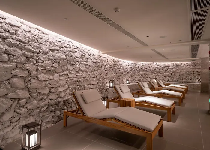 Floral Lux Hotel--Panoramic View Of Terrac,Sunrise, Heated Pool & Affordable Luxury