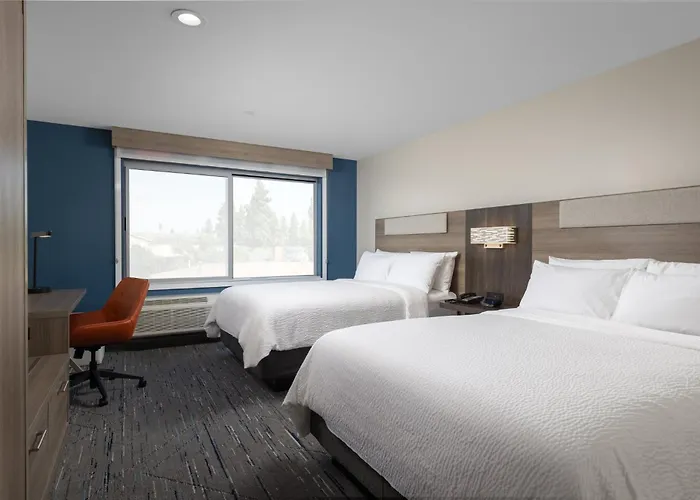 Holiday Inn Express & Suites Hawaiian Gardens By Ihg
