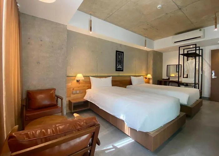 Check Inn Phnom Penh Royal Palace