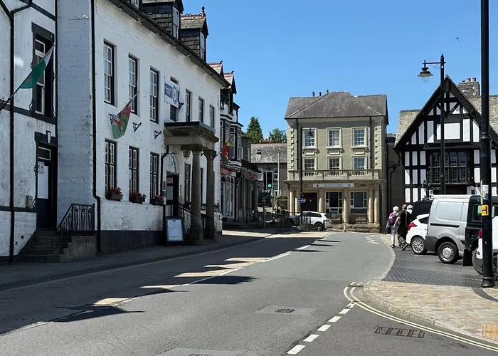 Community Owned Gwesty Owain Glyndwr Hotel