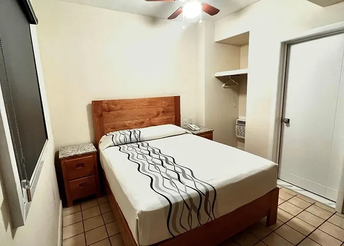 Hotel Leon
