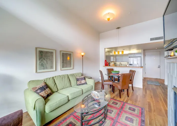 Unique Top-Level Condo With Amazing Lake Views!