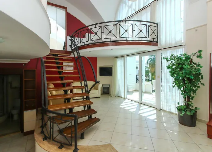 Seahorse Deluxe Hotel