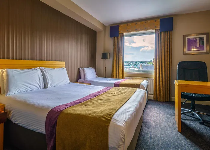 City Hotel