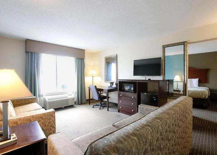 Copley Inn & Suites By Oyo Akron Oh