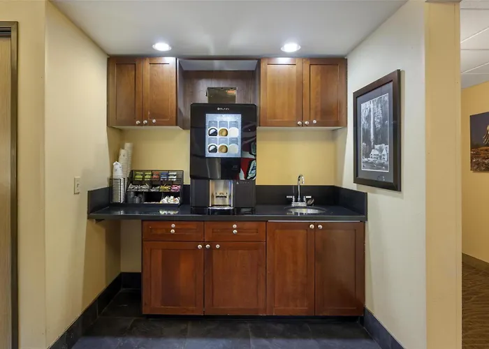 Best Western Plus Columbia River Inn
