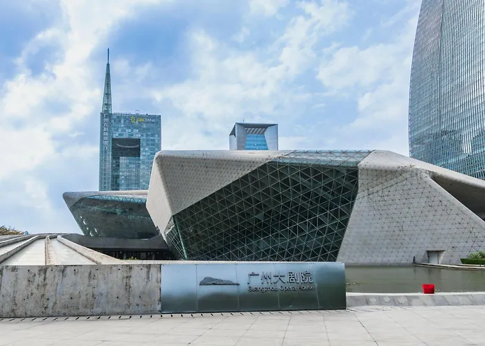 Paco Hotel Tiyuxilu Metro Zhujiang New Town Guangzhou-Free Shuttle Bus For Canton Fair