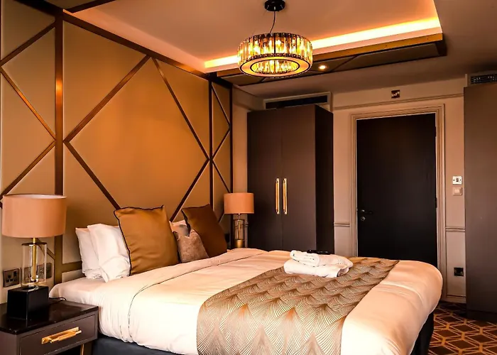 Seven Hotel