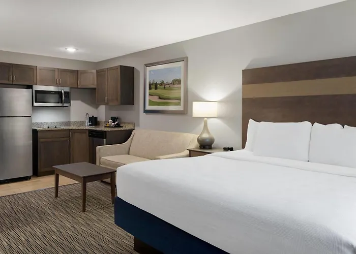 Little Crow Hotel & Conference, Trademark By Wyndham