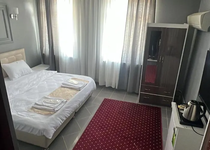 The Hilltop Otel