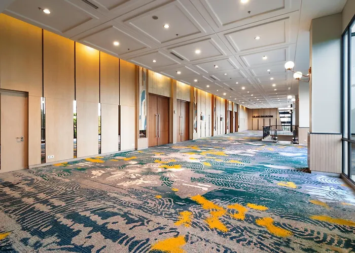 Luwansa Hotel And Convention Center Manado