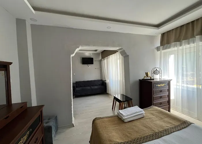 Class Hotel