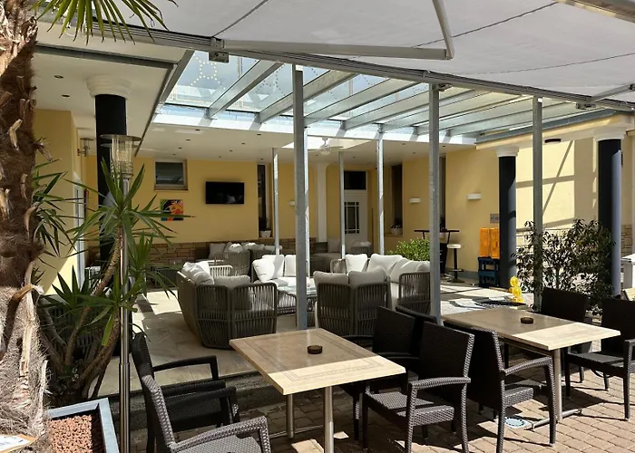 Apartment Hotel Kral - Business Hotel & Serviced Apartments