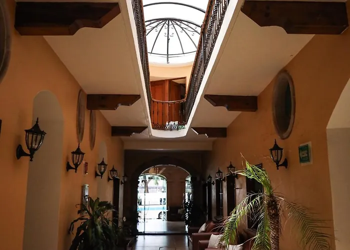 Hotel Casa Del Virrey & Suites