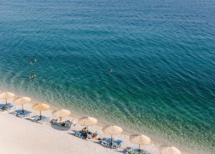Cokkinis Hotel