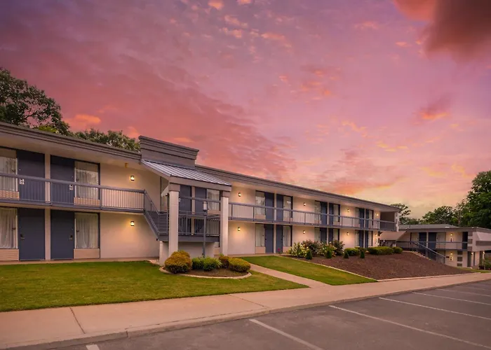 Clarion Pointe Morrow - Atlanta South