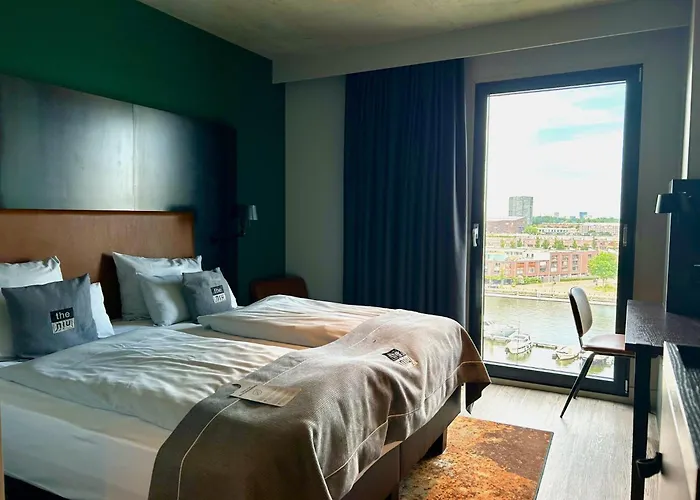 Holiday Inn - The Niu, Fender Amsterdam