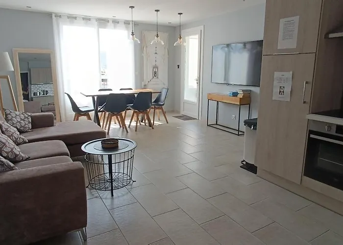 Appartement Plein Centre Saint Florent Face Au Port