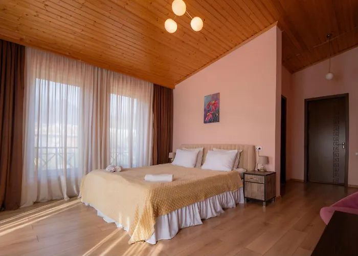 Hotel And Restaurant "Villa Givisi"