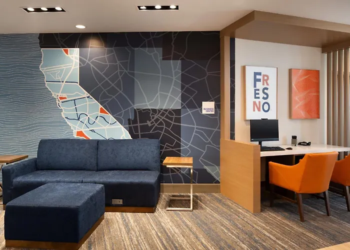 Holiday Inn Express & Suites Fresno Airport By Ihg