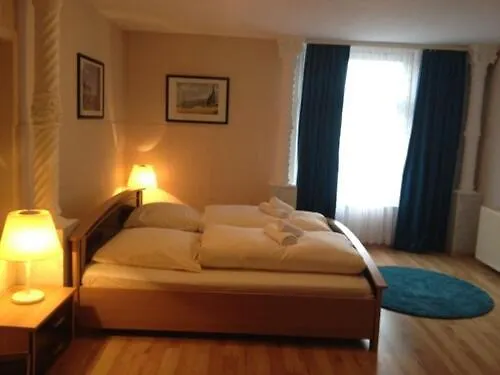 Hotel Mina