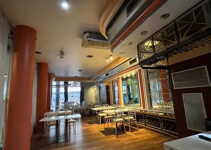 Ahm Hotel